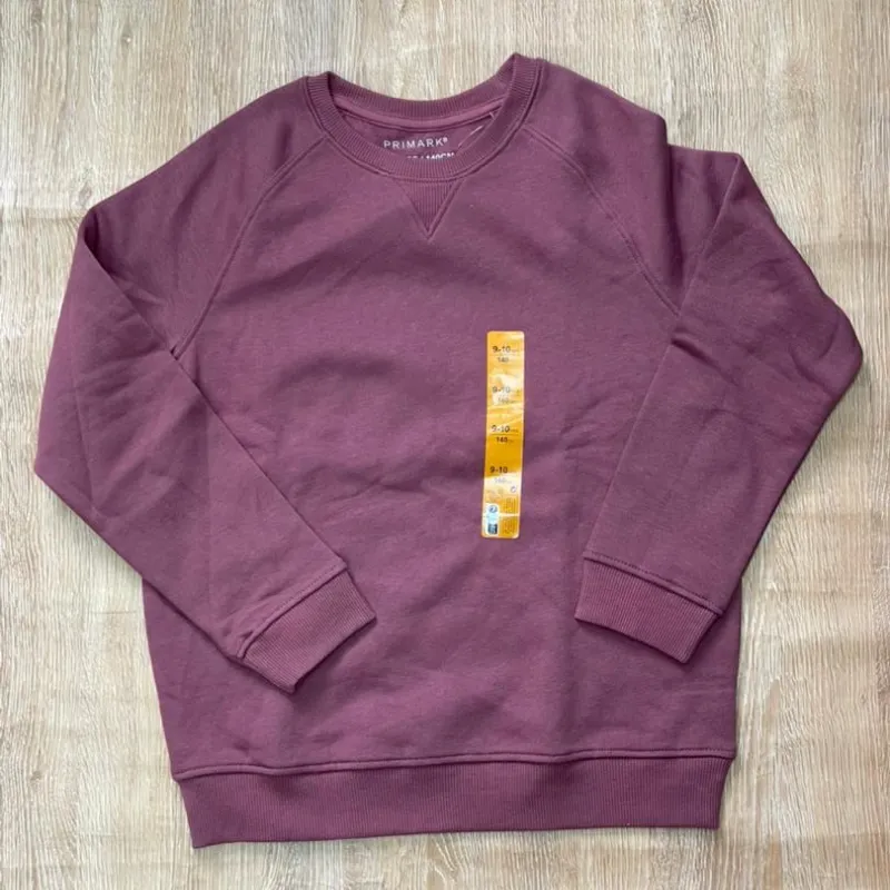 Abrigo color rojo vino