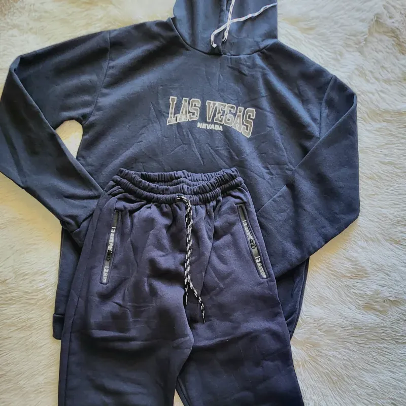 Conjunto de abrigo y mono