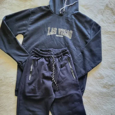 Conjunto de abrigo y mono