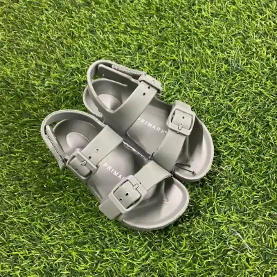 Sandalias verdes primark