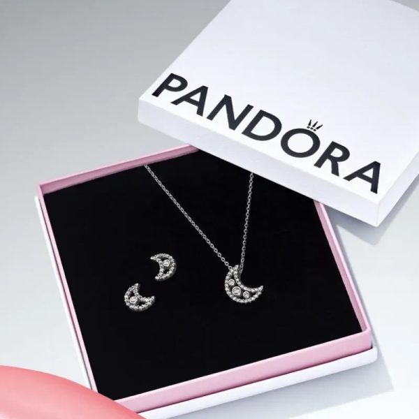Cadena Pandora luna
