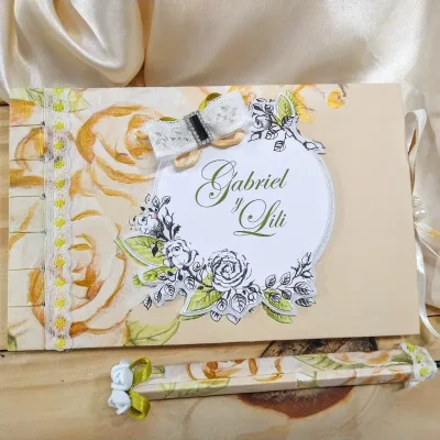 Libro de firmas color crema y dorado de rosas