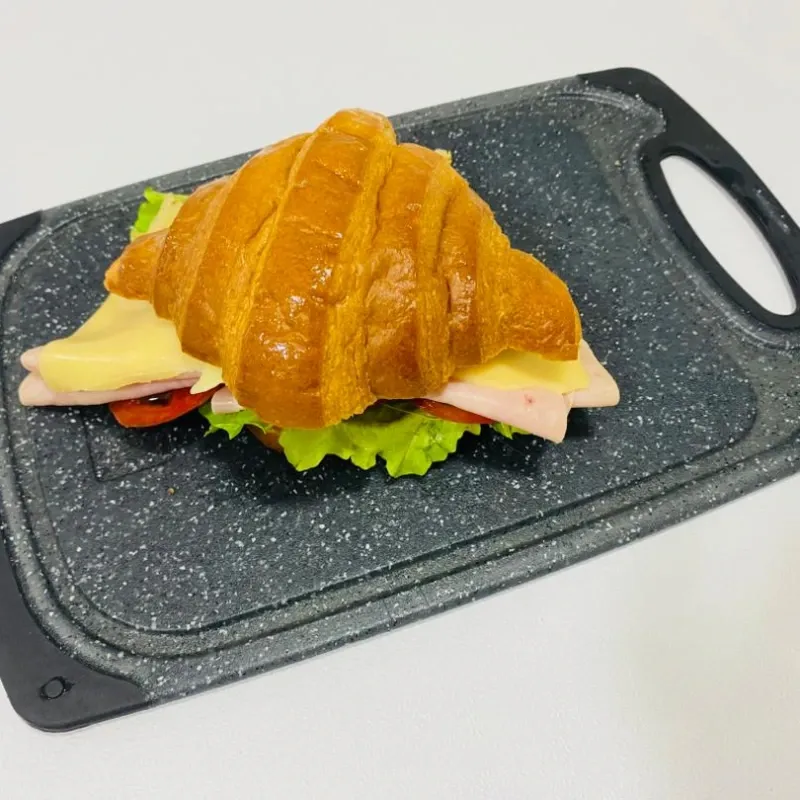 Croissant Clington