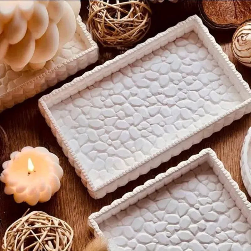 Bandeja rectangular de yeso, con elegante diseño estilo empedrado y bordes acolchados