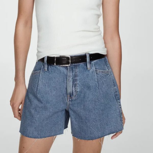 Shorts vaqueros bajo deshilachado