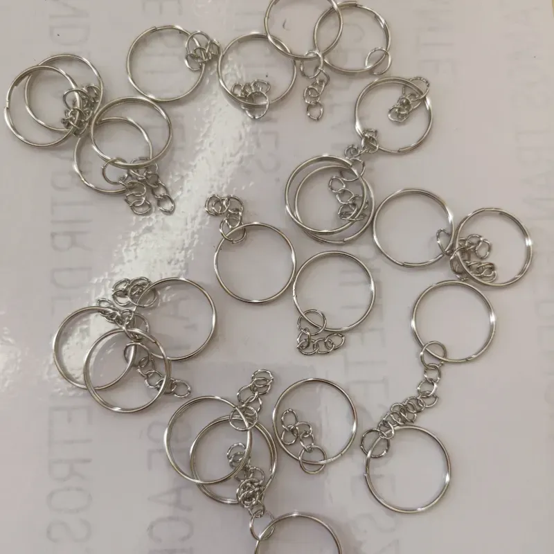 Herrajes plateados para llaveros