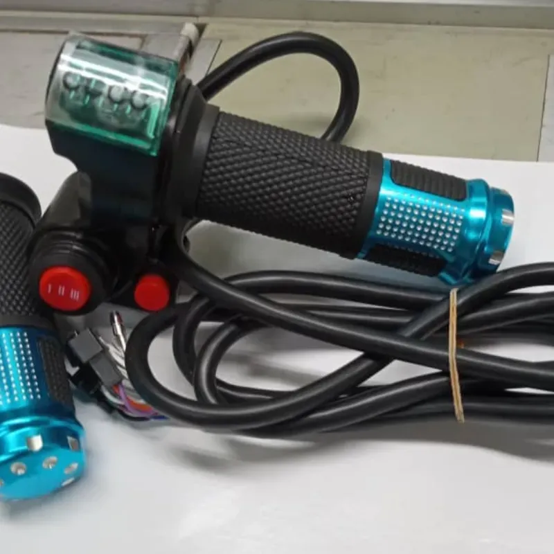 Puño de 3 velocidades + voltímetro