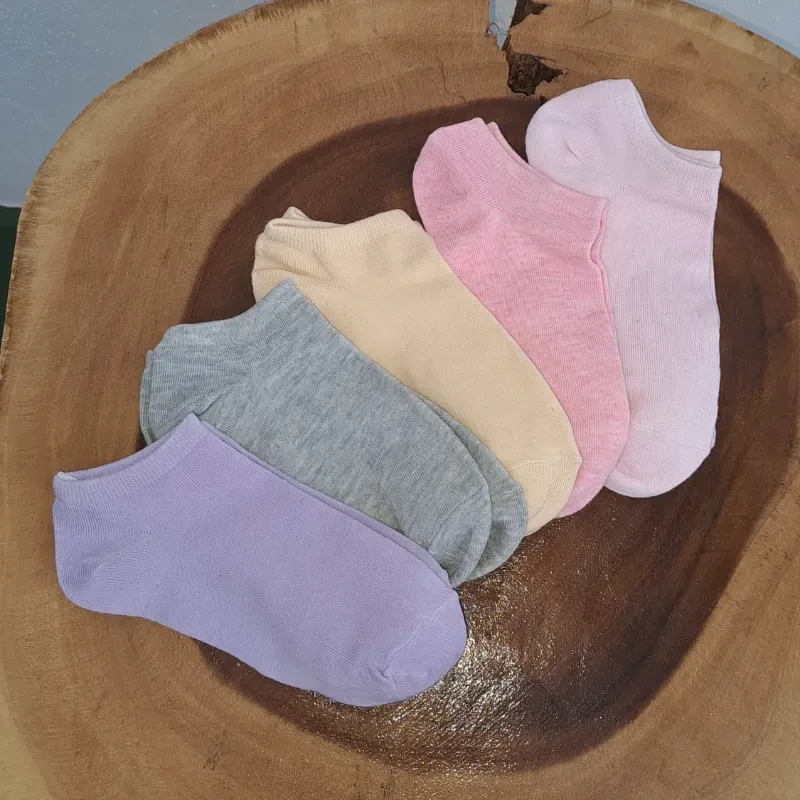 Medias de colores cortas