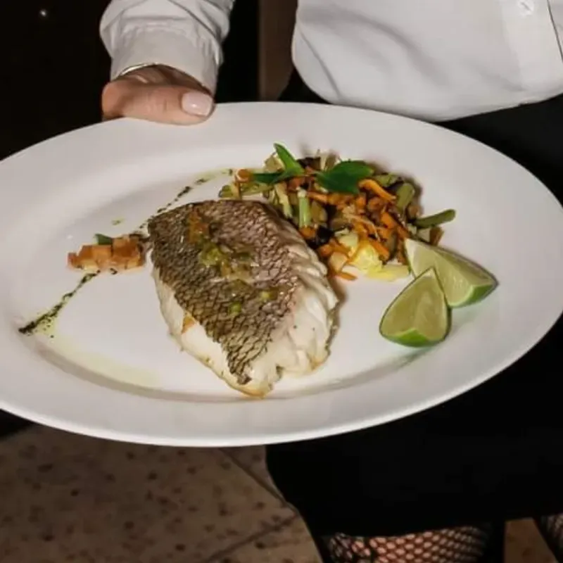 FILETE DE PESCADO GRILLÉ 