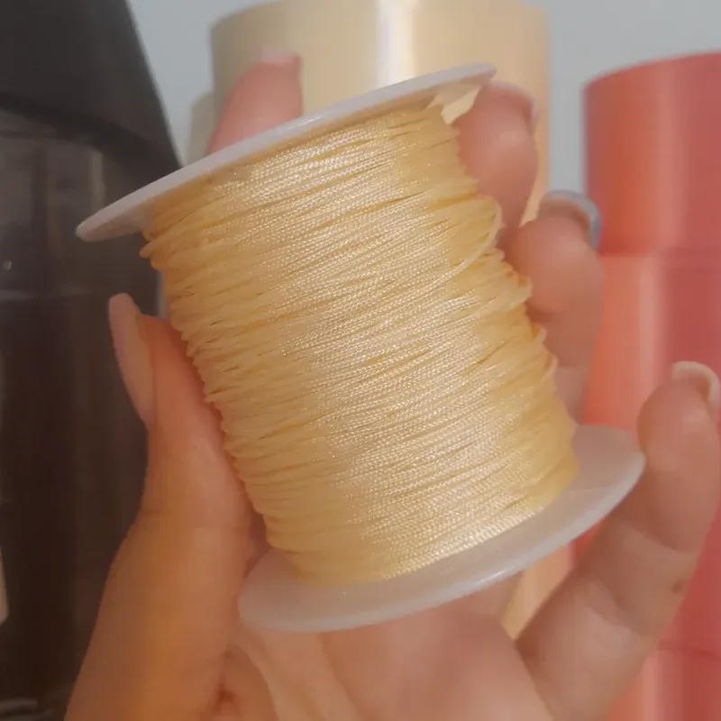 Hilo chino color champagne