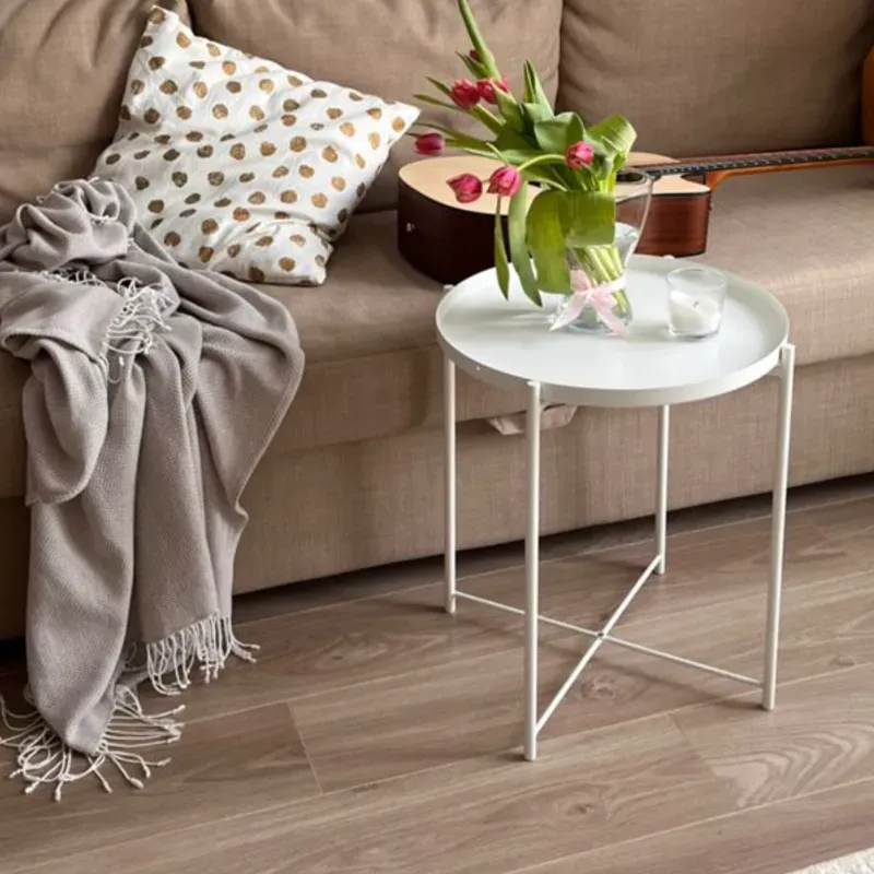 Mesa auxiliar con bandeja