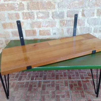 Repisa con pies de amigo de metal sencillos (Por Encargo)