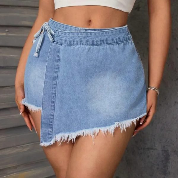 -SHEIN Sexy Shorts de mezclilla con dobladillo asimétrico