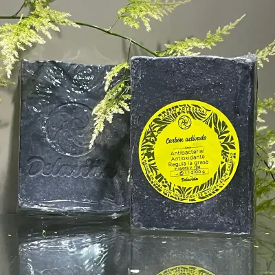 Jabón natural de Carbón Activado