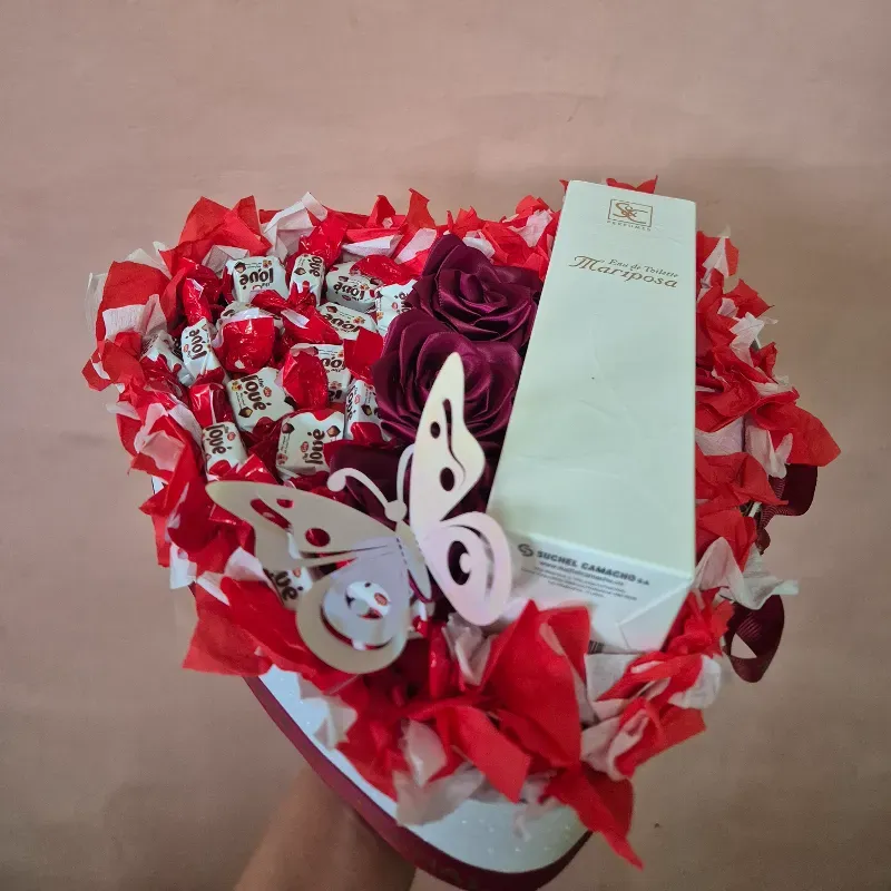 Caja d corazón con perfume