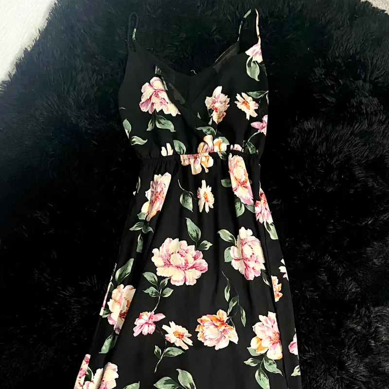 Vestido Negro de Flores