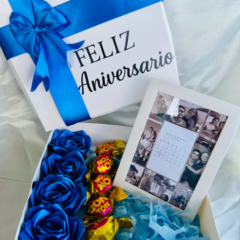 Caja con cuadro y bombones