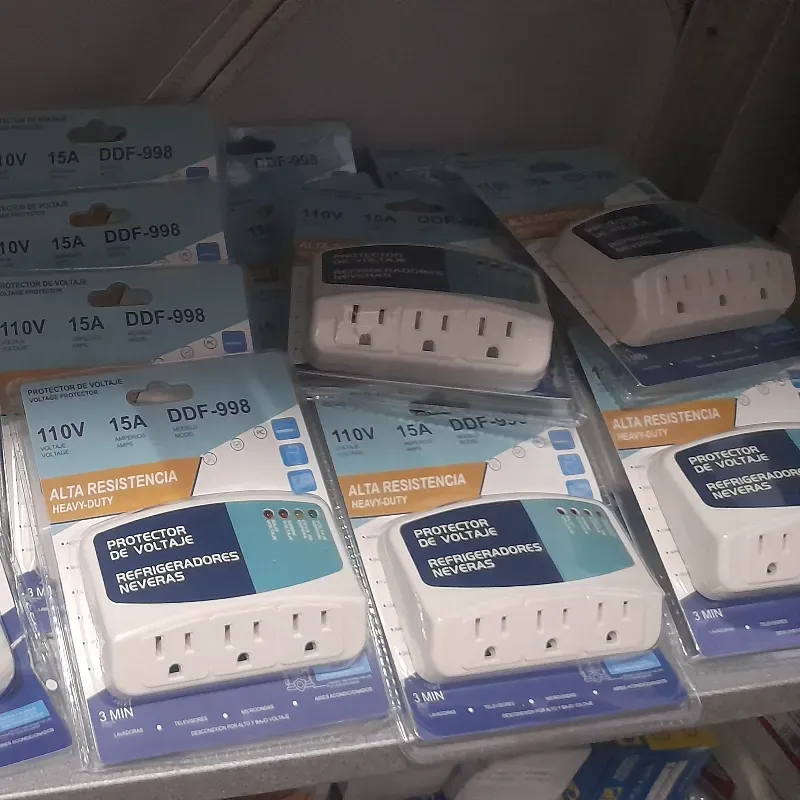 Protector de Voltaje 110V Triple ⚡ Estabilidad y Seguridad Total para sus Equipos