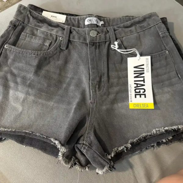 Short oscuro