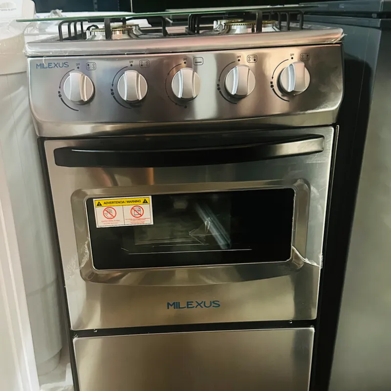 Cocina Milexus con Hornos 4 Quemadores con Cristal