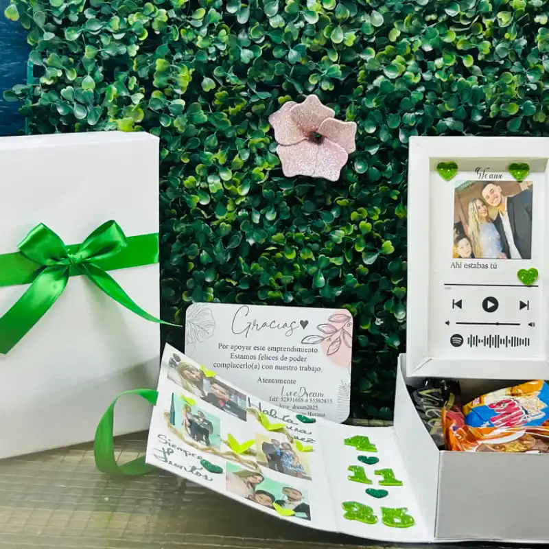 Regalo caja con cuadro