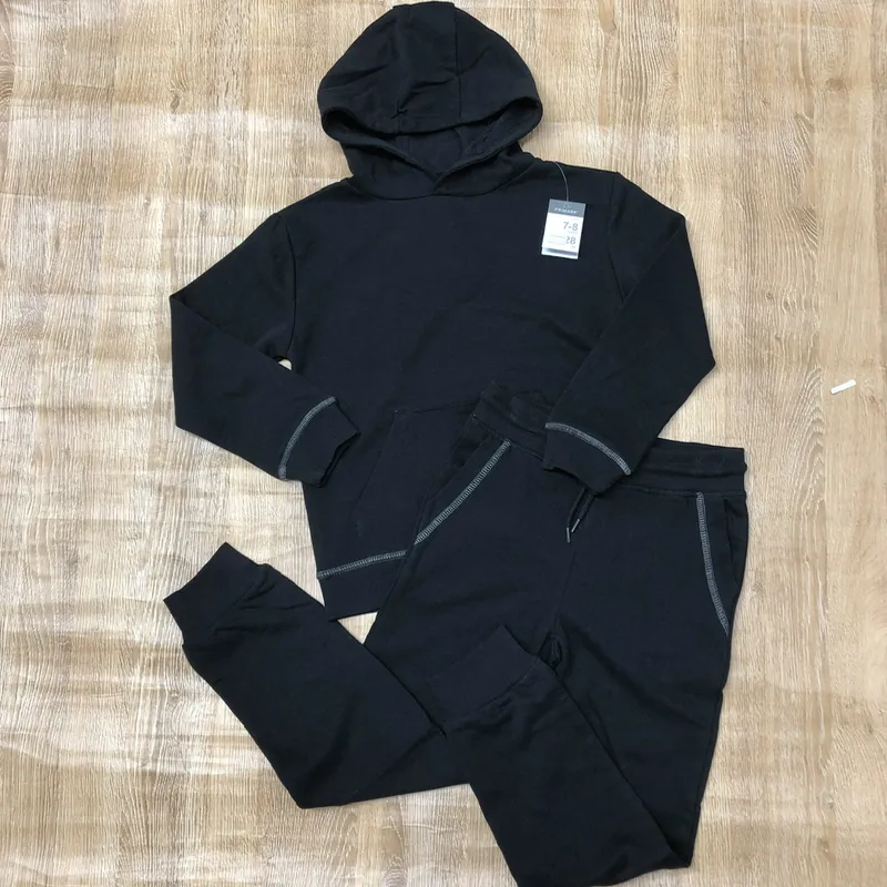 Conjunto color negro