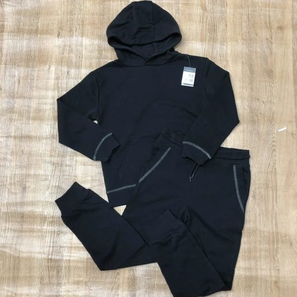 Conjunto color negro