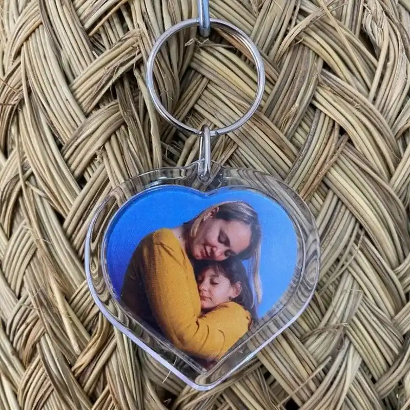 LLAVERO DE ACRÍLICO CORAZÓN