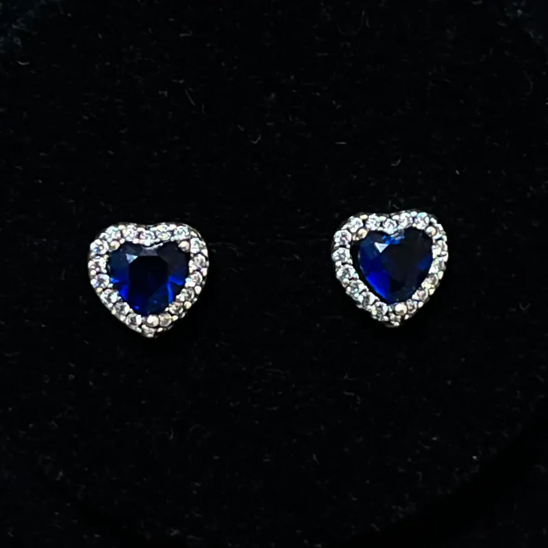 Aretes de corazón azul