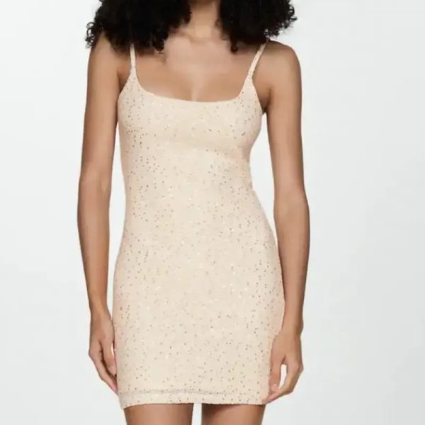 Vestido Mango crema de tirantes con lentejuelas