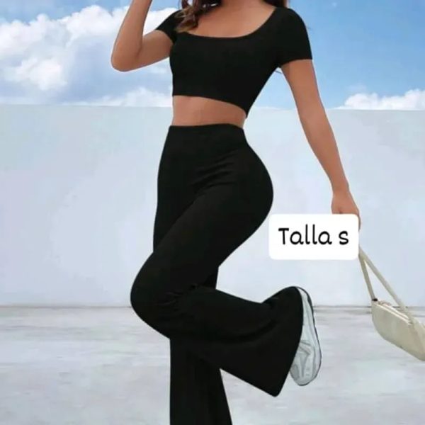 Conjunto de pantalón de pata ancha y blusa