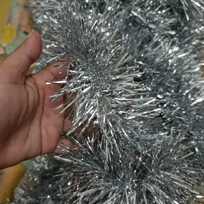 Escarcha navideña o rabo de gato plateado