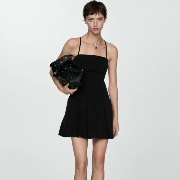 Vestido Mango corto negro con espalda cruzada