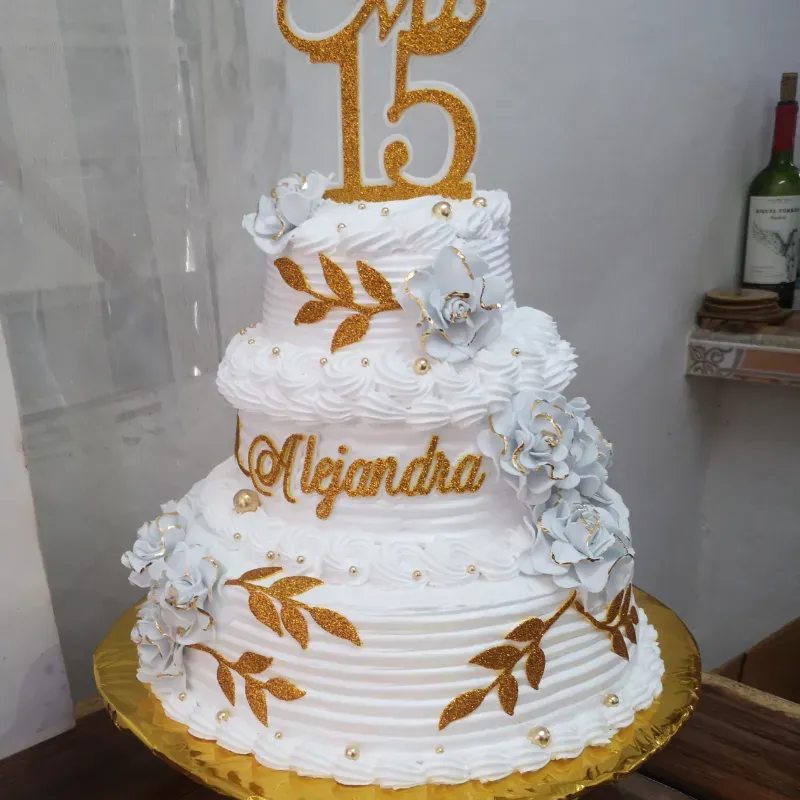 Cake de 15  de 3 pisos