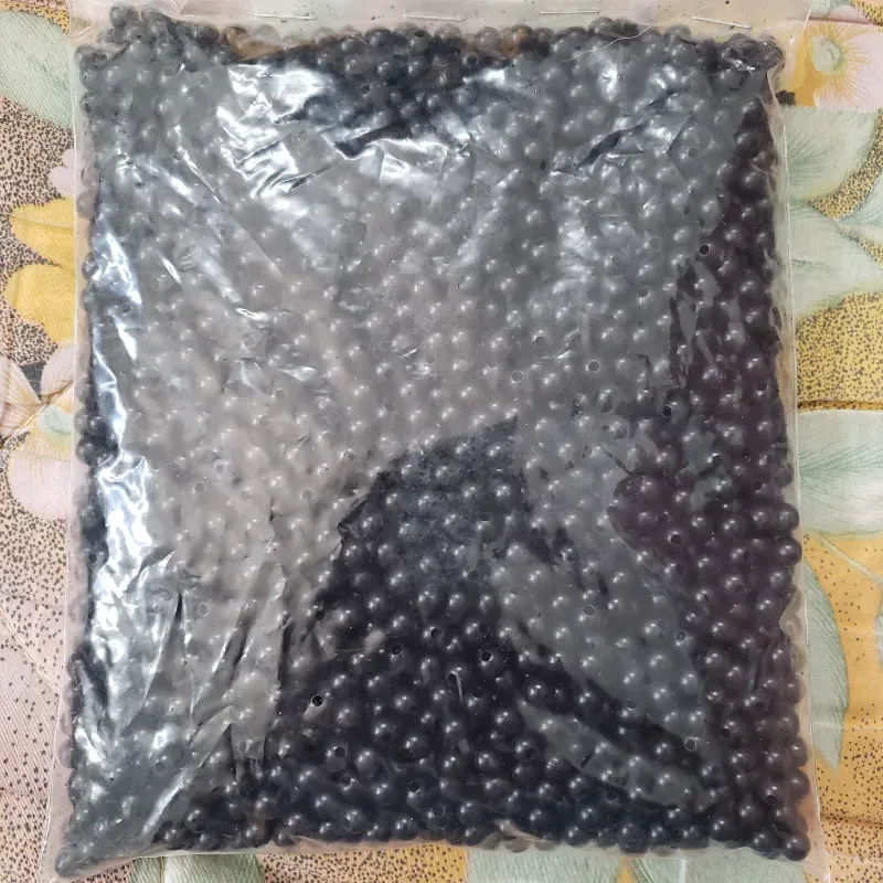 Paquete de 250 gramos de perlas negras de 6mm
