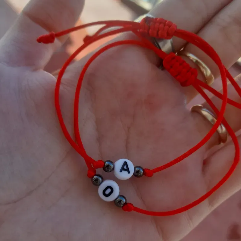 Pulseras sencilllas con letras