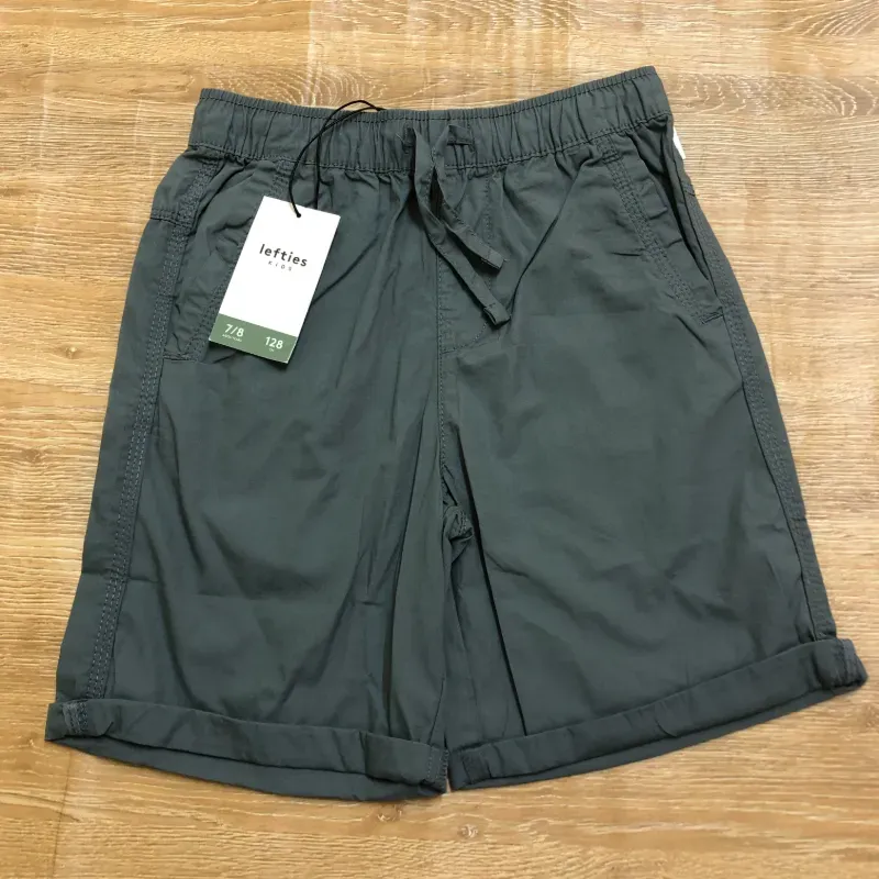 Short color gris oscuro