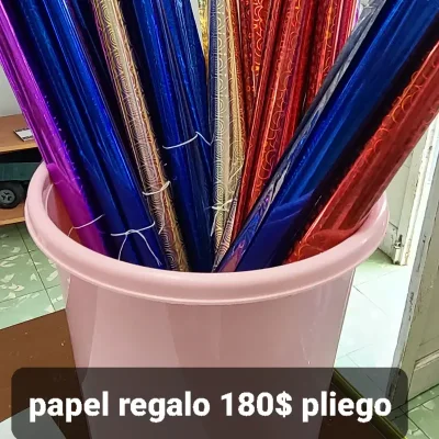 Papel.regalo 50 cm × 69 cm.