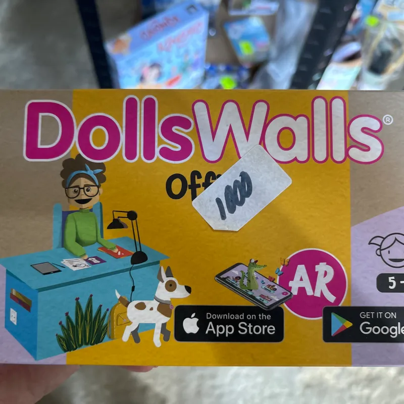 Dolls walls