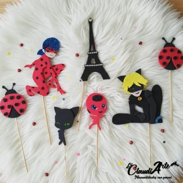 Cake topper