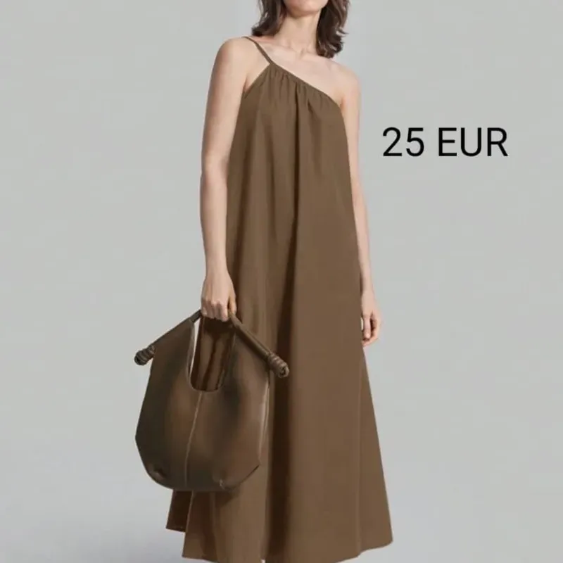 Vestido con manga asimétrico