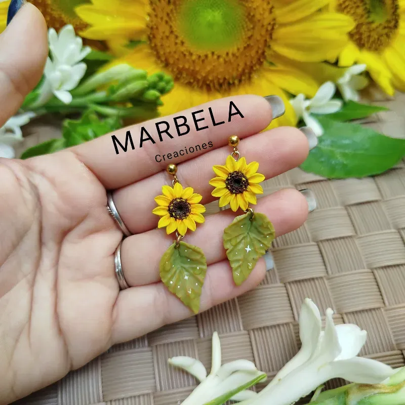 ✨Aretes de Girasol con Hoja✨