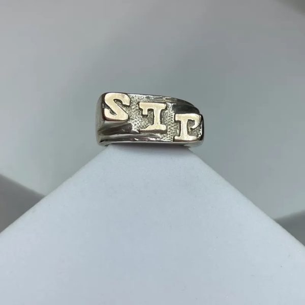Anillo llamativo 39