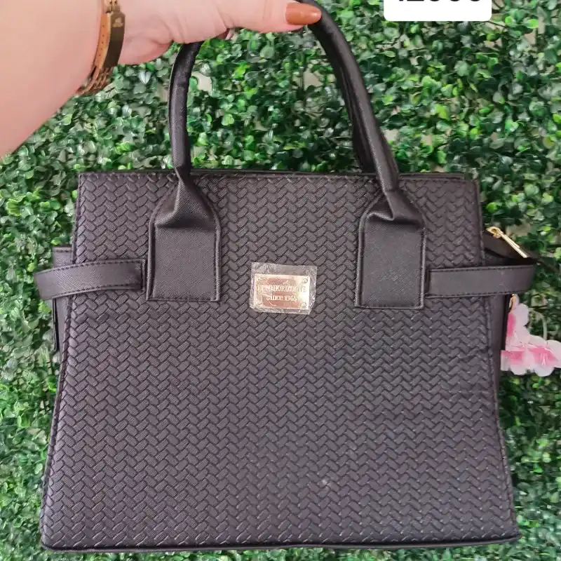 Cartera negra