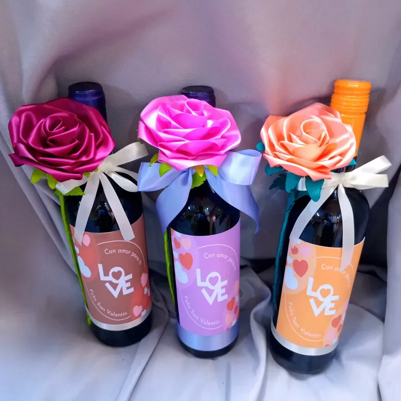 Vino con Rosa Eterna