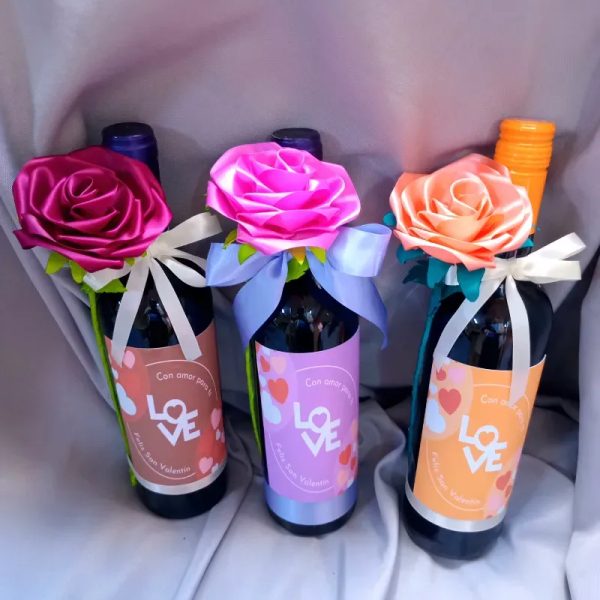 Vino con Rosa Eterna