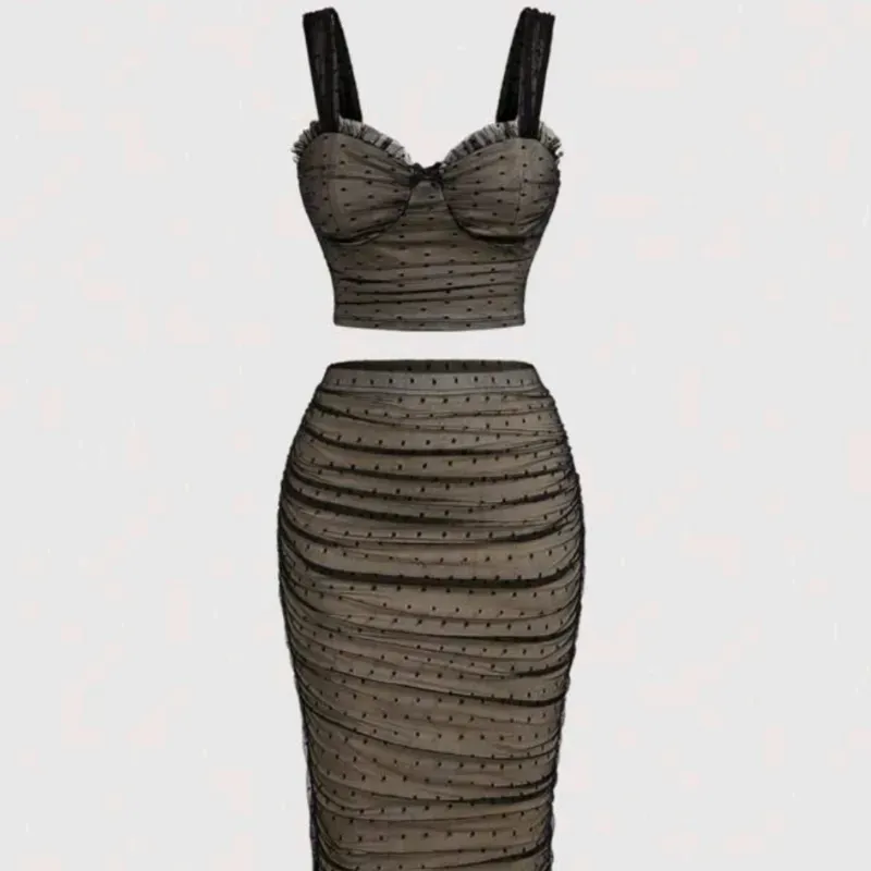  Conjunto de falda midi y top forrado en tul — Negro/beige