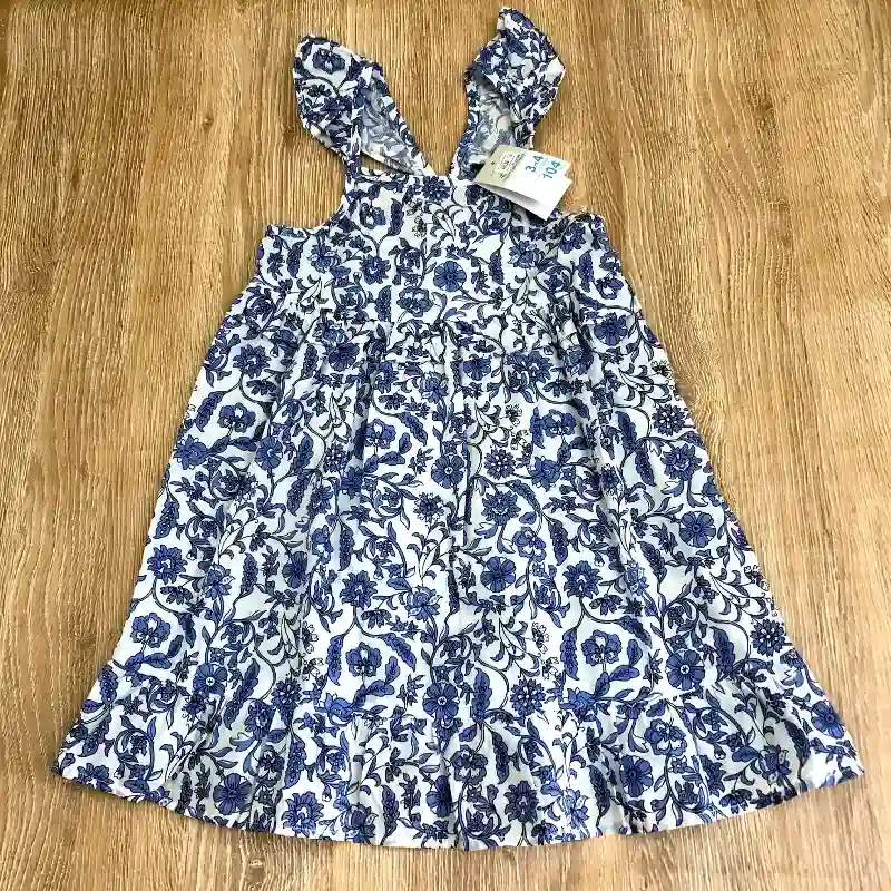 Vestido con flores azules