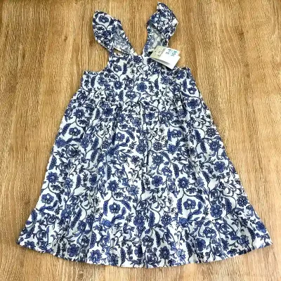 Vestido con flores azules