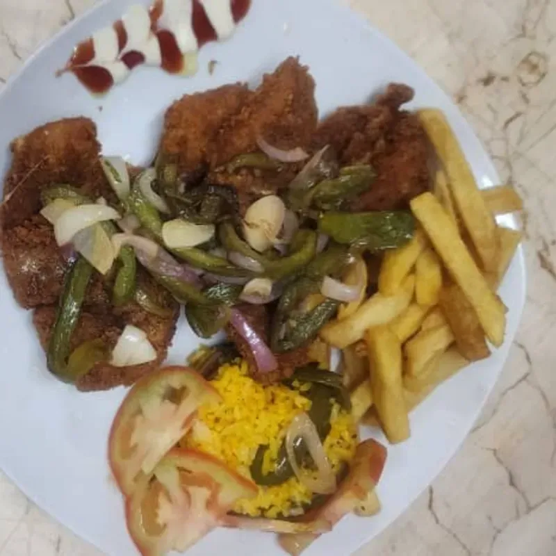 Bistec de Pollo Empanado